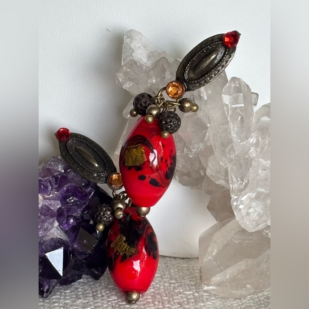✨Vintage Dichroic Red Bead with Gold Flicks Clip On Dangle Earrings✨ - Picture 9 of 9
